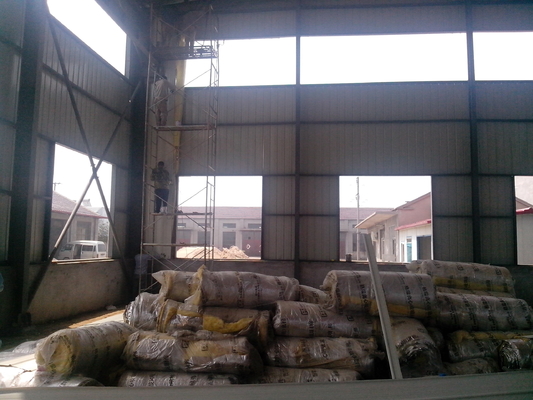 سازه فولادی ساخته شده مقاوم در برابر آب Godown Q345 Metal Carport Garage